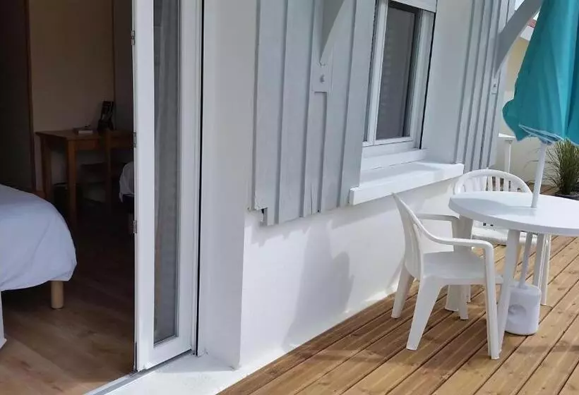 Standard Triple Room with Terrace, Atlantique
