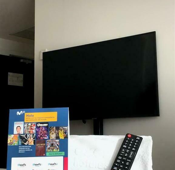 اتاق استاندارد سه نفره, Axor Feria