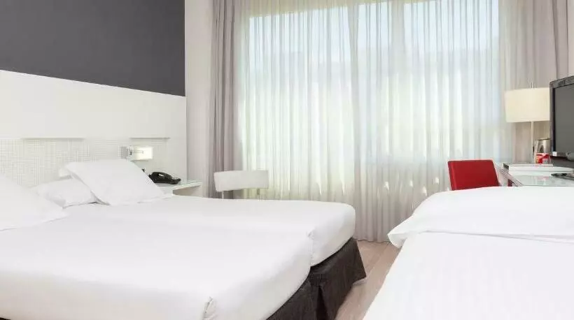اتاق استاندارد سه نفره, Axor Feria