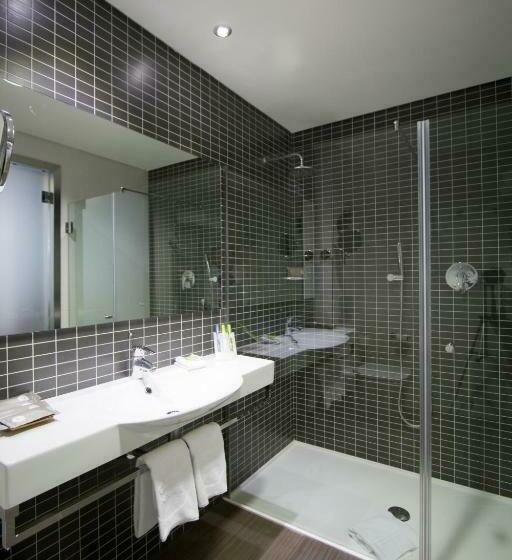 اتاق استاندارد سه نفره, Axor Feria