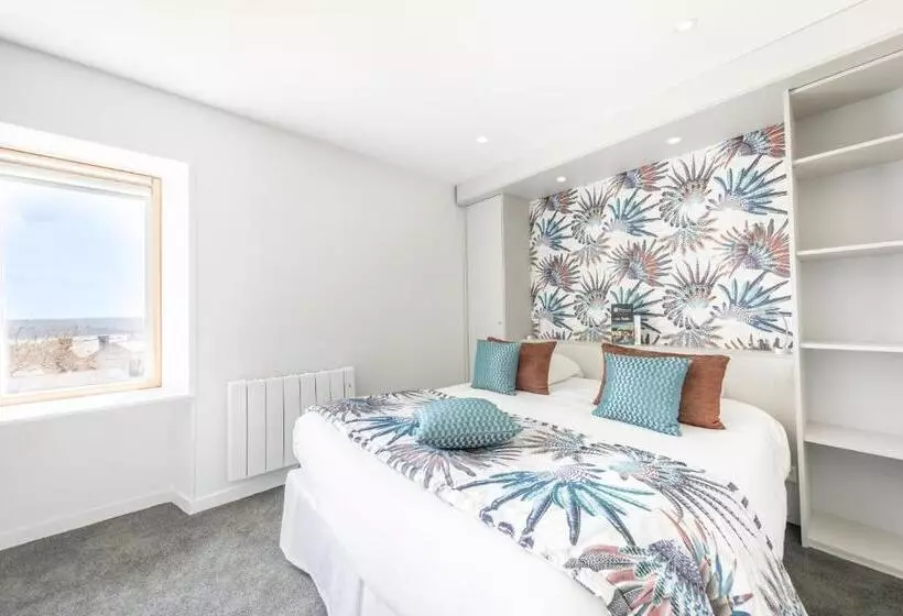 اتاق راحتی با چشمانداز دریا, Hôtel Les Agapanthes