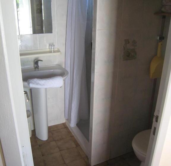 חדר סטנדרט לשלושה, La Reserve