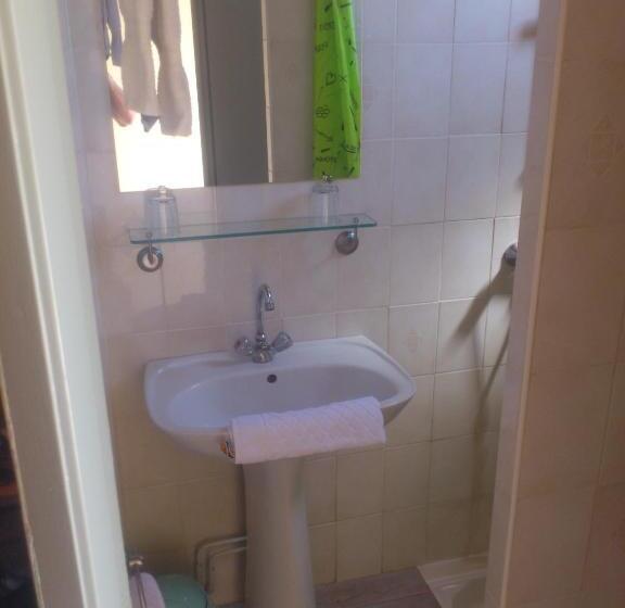 חדר סטנדרט לארבעה, La Reserve