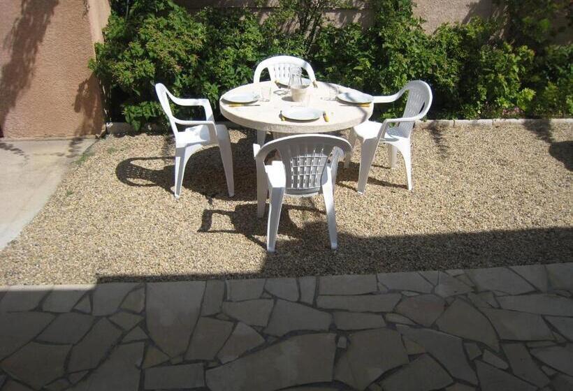 דירת שלושה חדרים, La Reserve