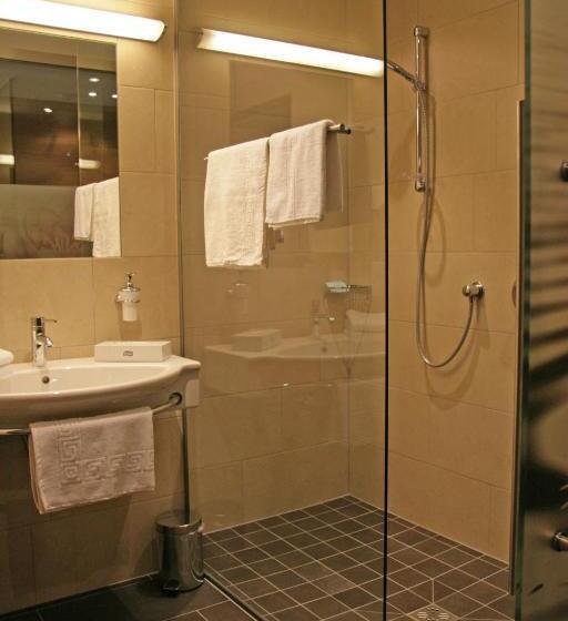 Suíte Júnior com Sacada, Landhaus Rohregger