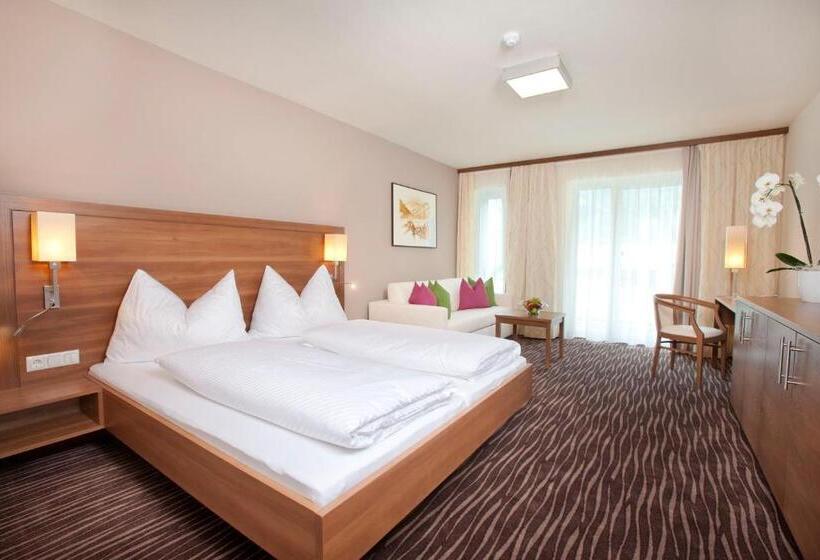 Suíte Júnior com Sacada, Landhaus Rohregger