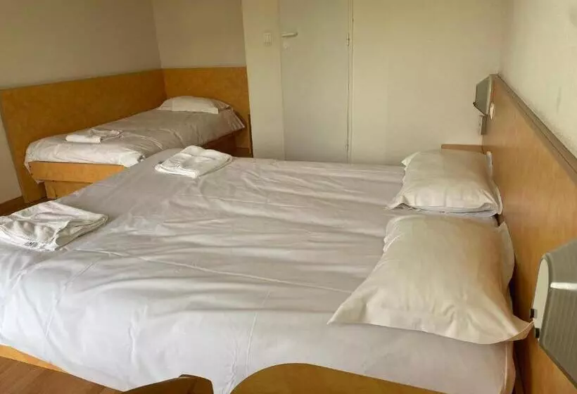 Standard Kolmen Hengen Huone, Lutea