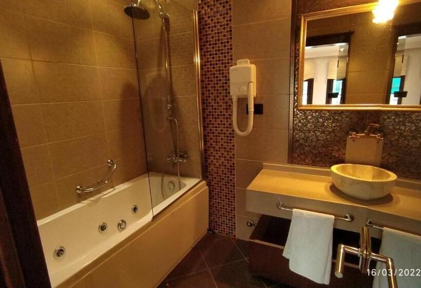 コンフォートトリプルルーム, Mangana Konak