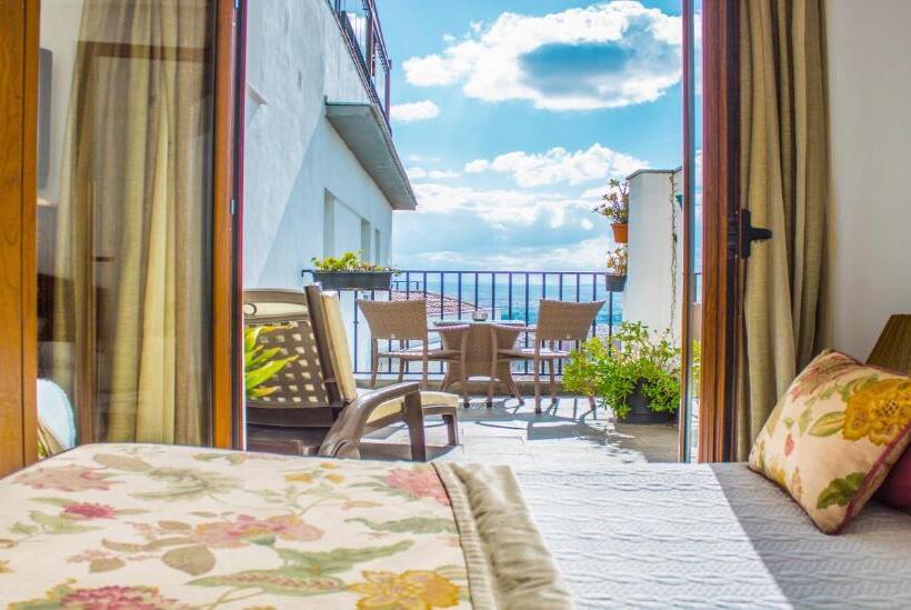 Superior Room with Terrace, Mirador Arabeluj