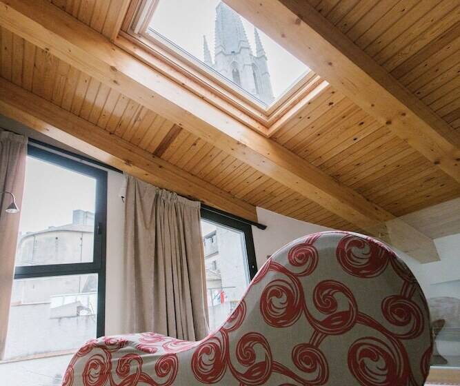 套房, Museu Llegendes De Girona