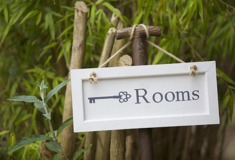 디럭스 룸, Pear Tree Inn Whitley