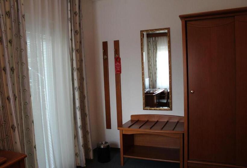 标准单人间, Restaurant Faustschlössl