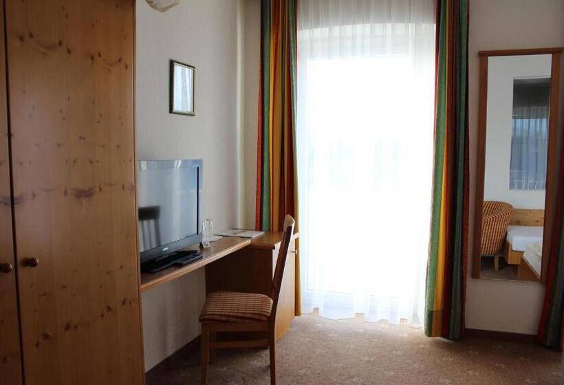 高级单人间, Restaurant Faustschlössl