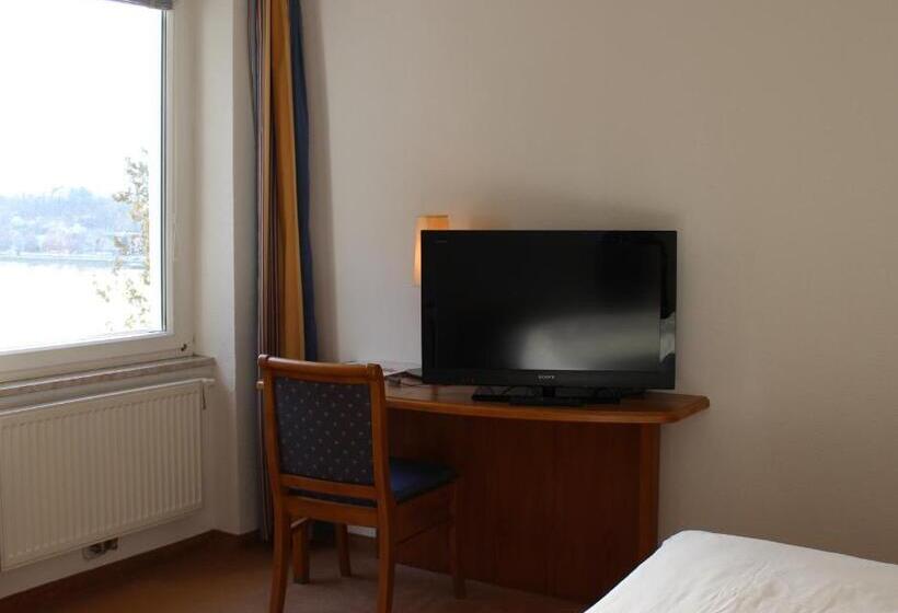 标准三人间, Restaurant Faustschlössl