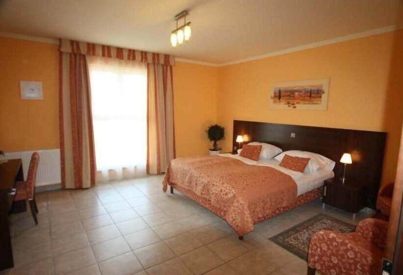 غرفة قياسية, San Marco