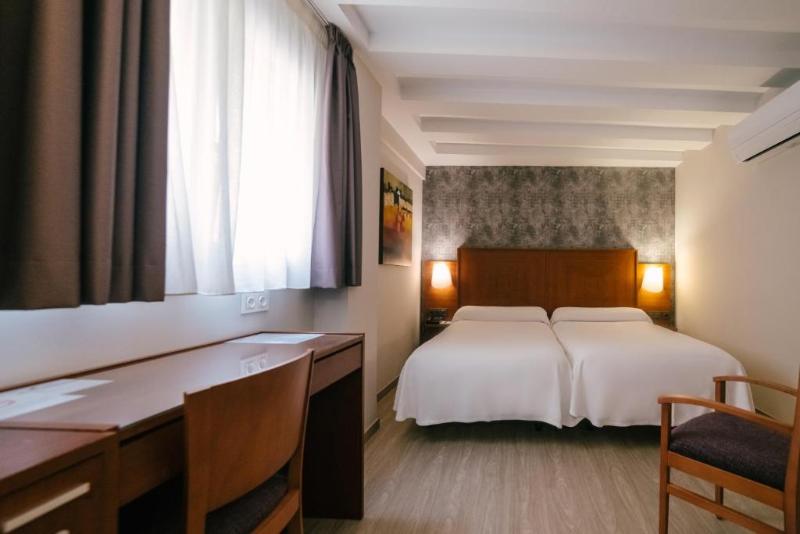 غرفة قياسية, Torreluz Centro