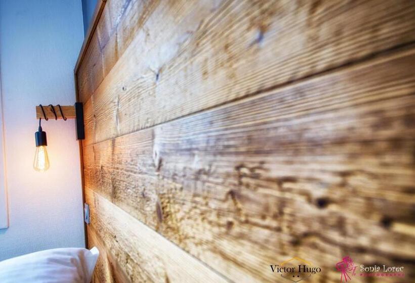 Номер Стандарт, Victor Hugo Lorient