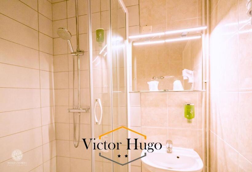 Семейный Номер, Victor Hugo Lorient