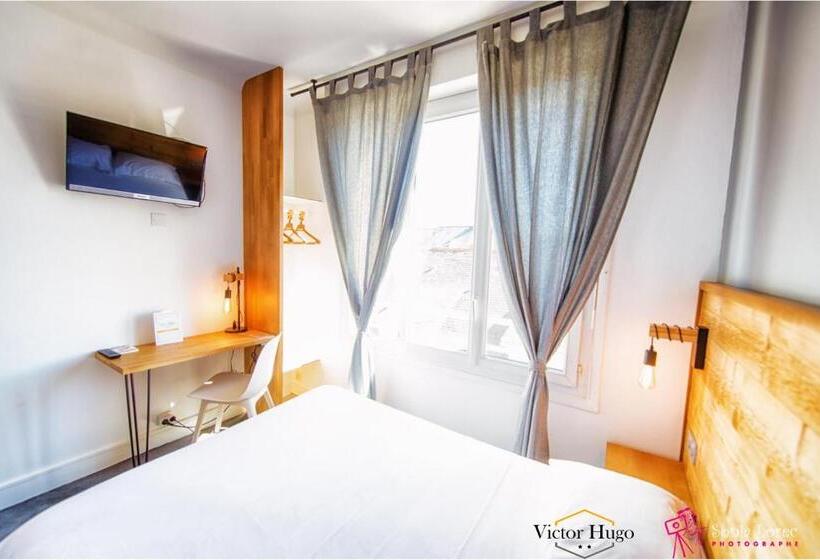 Номер Стандарт, Victor Hugo Lorient