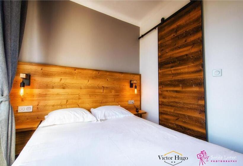 Номер Стандарт, Victor Hugo Lorient