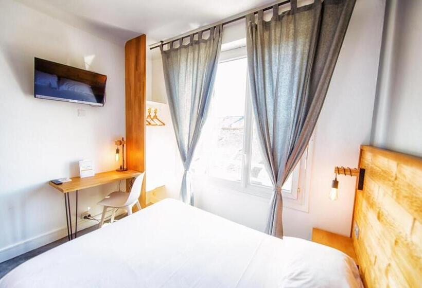 Номер Стандарт, Victor Hugo Lorient