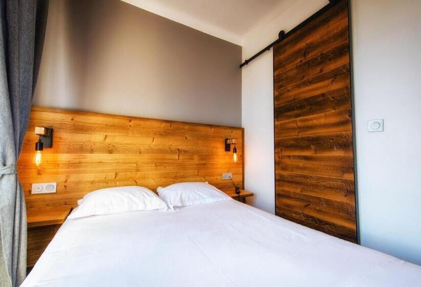 Номер Стандарт, Victor Hugo Lorient