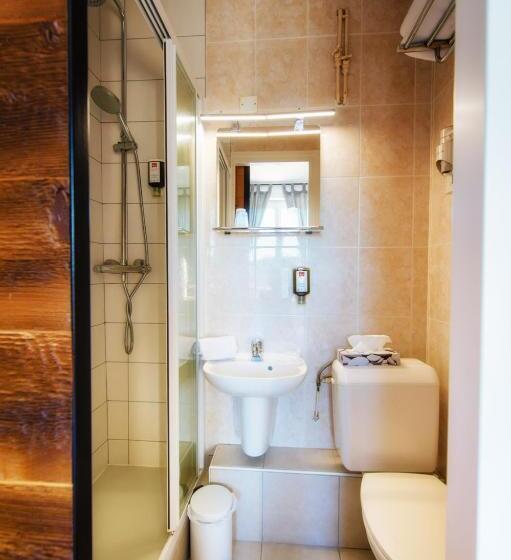 Номер Стандарт, Victor Hugo Lorient