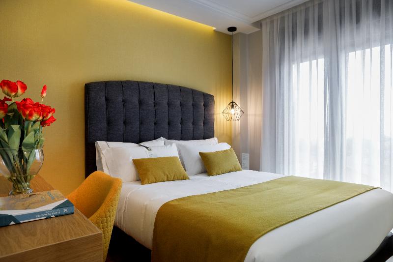 Семейный Номер, Victor Hugo Lorient