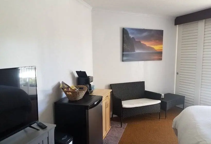 Deluxe Room Mountain View, 2417 At Oceanfront Resort Lihue Kauai Beach Drive Private Condo