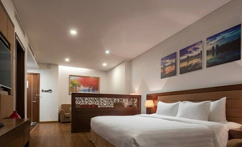 سوئیت پریمیوم, Gold Coast Hotel Resort & Spa