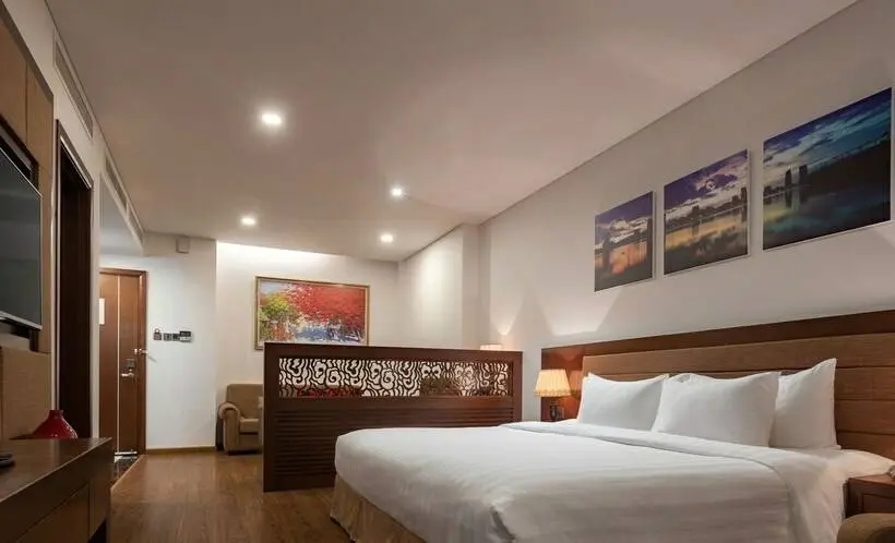 سوئیت پریمیوم, Gold Coast Hotel Resort & Spa