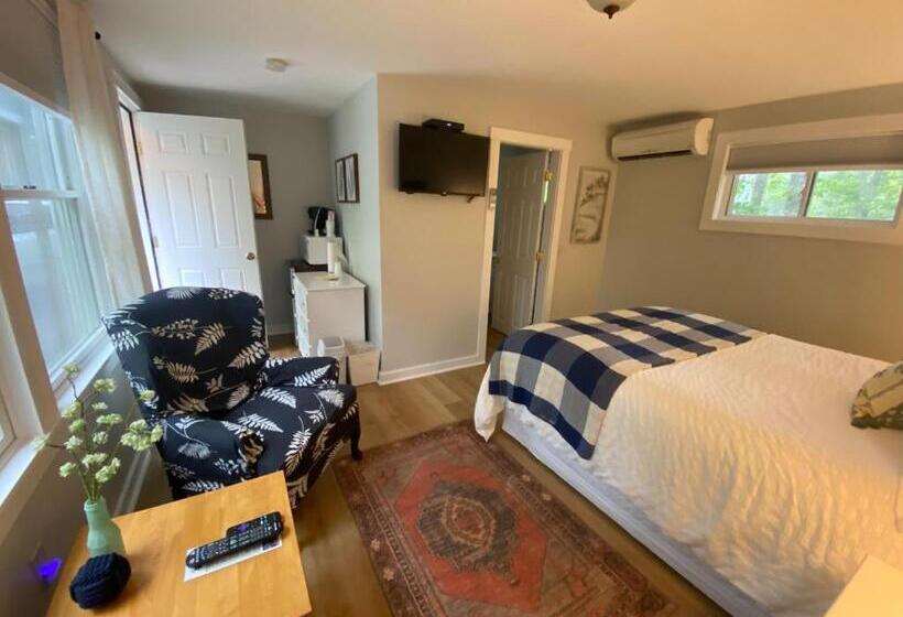 اتاق استاندارد, Hanscom's Motel & Cottages