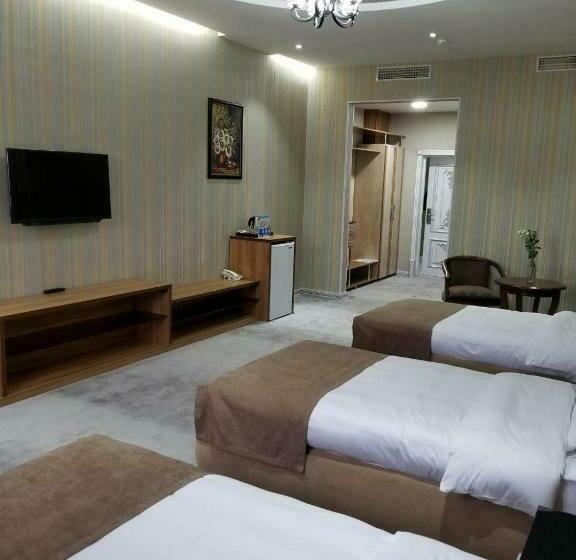 غرفة قياسية ثلاثية, Arhan Palace