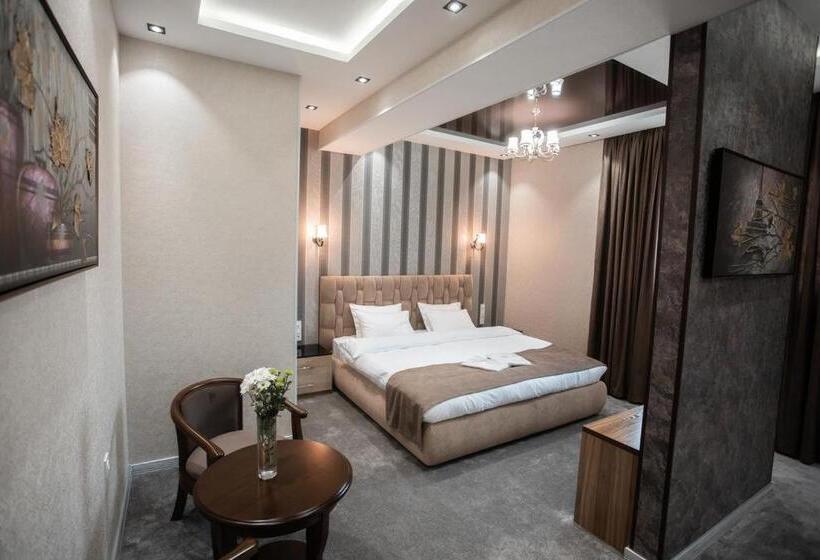 جناح, Arhan Palace