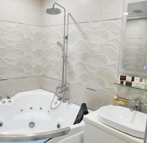 جناح, Arhan Palace