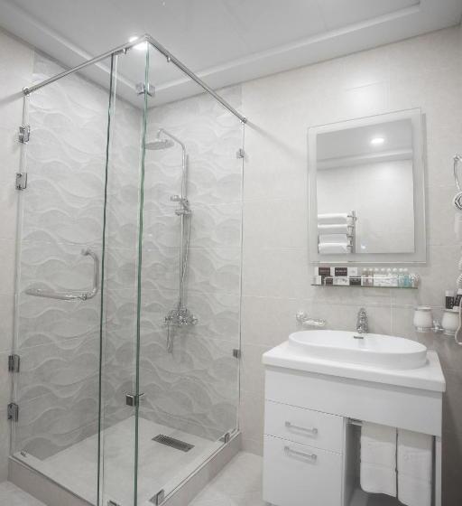 غرفة قياسية, Arhan Palace