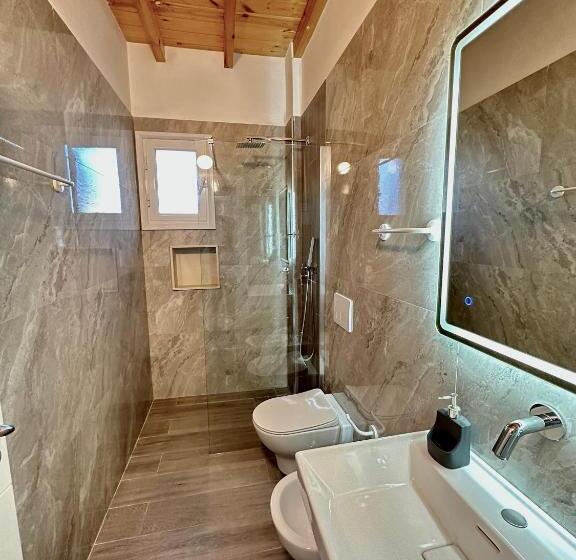 סוויטה משפחתית, Maison Apartments