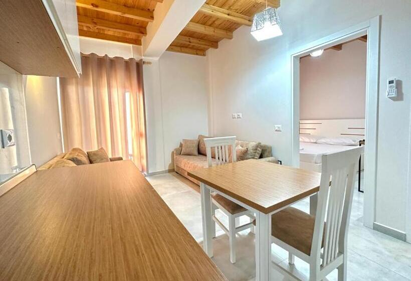 סוויטה משפחתית, Maison Apartments