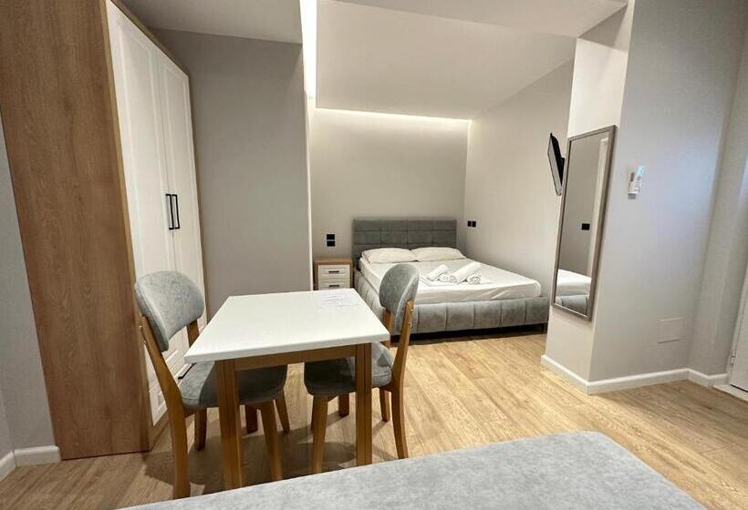 דירת חדר, Maison Apartments