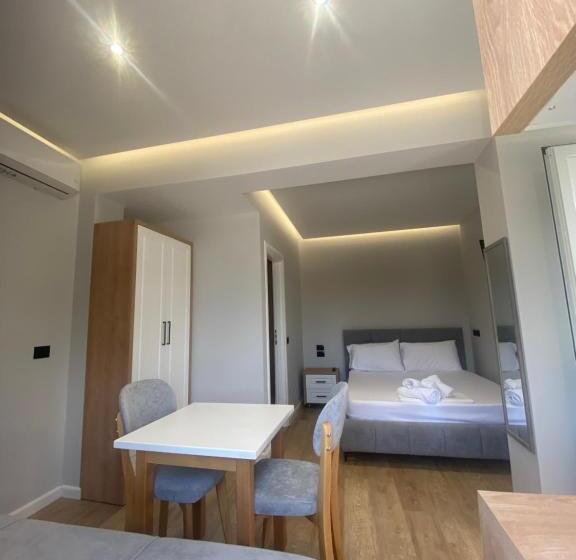 דירת חדר, Maison Apartments