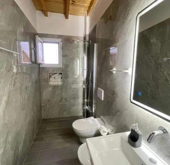 آپارتمان 2 خوابه, Maison Apartments