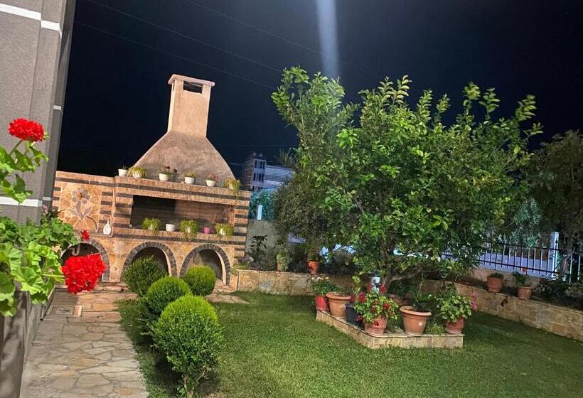 דירת שני חדרים, Maison Apartments