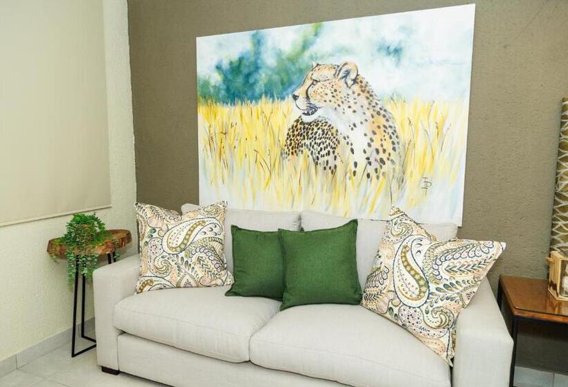 اتاق سوپریور با تخت بزرگ, Pumbaa Wildlife Park & Accommodation