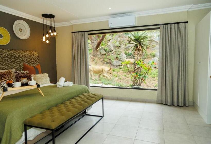 디럭스 룸 킹사이즈 침대, Pumbaa Wildlife Park & Accommodation