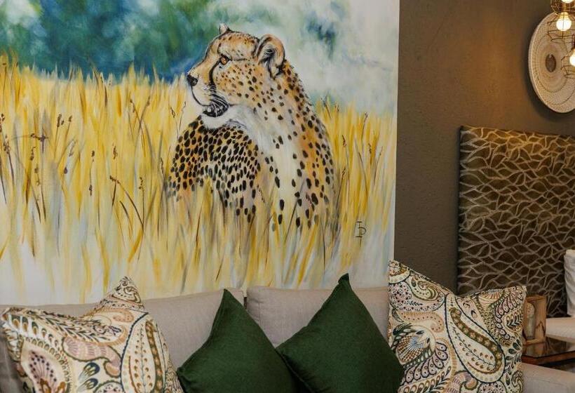 디럭스 룸 킹사이즈 침대, Pumbaa Wildlife Park & Accommodation