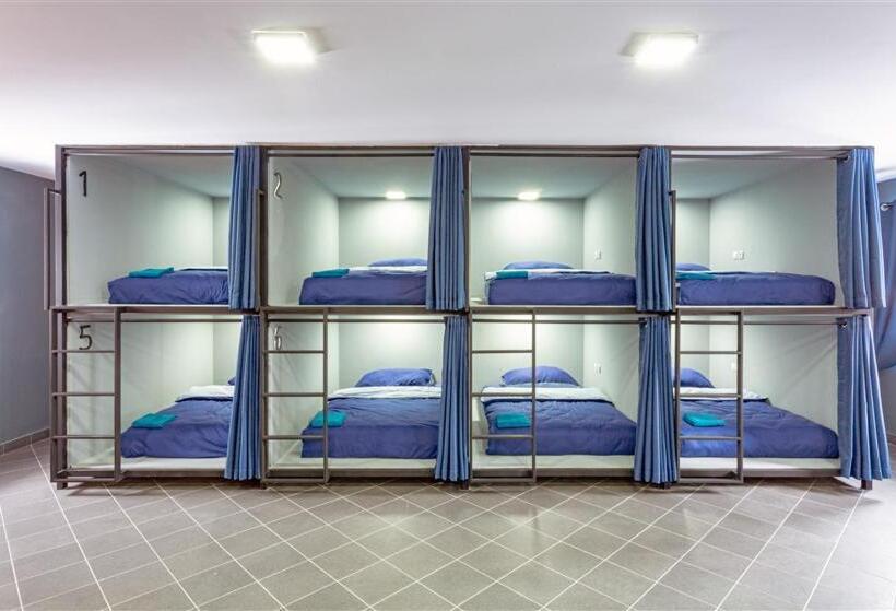 单人基本间, Hostel Iron Cube