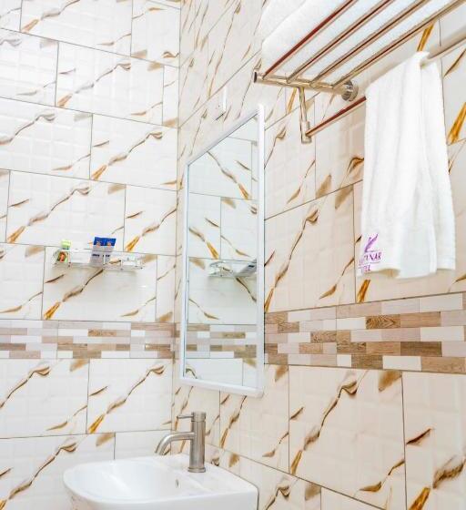 اتاق لوکس, La Stanar