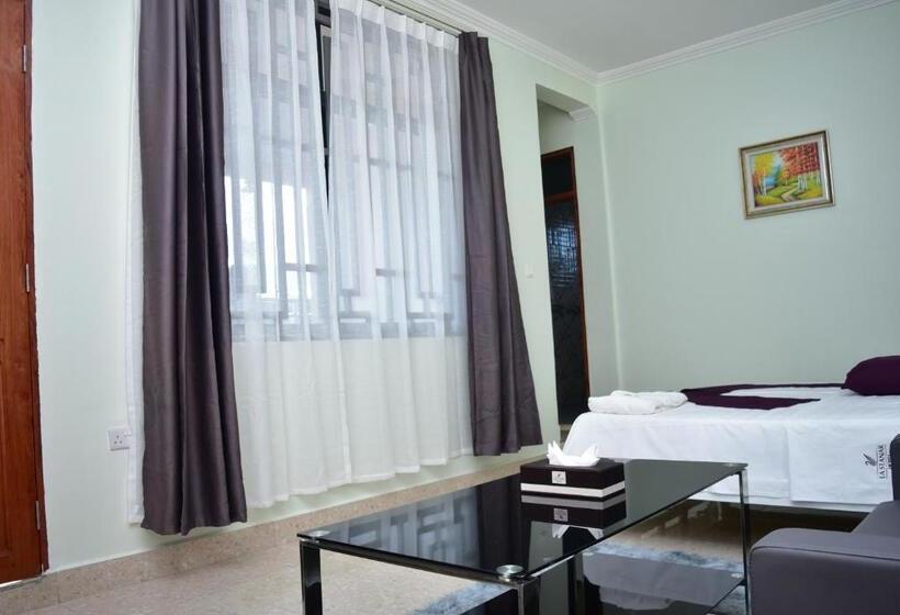 سوییت لوکس, La Stanar