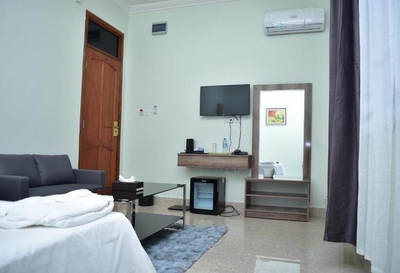 سوییت لوکس, La Stanar