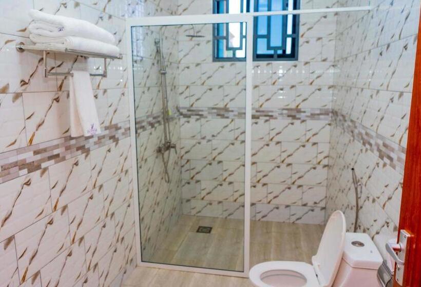 سوئیت با بالکن, La Stanar